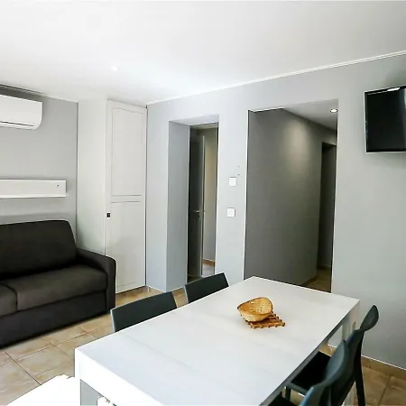 Marina D'oru.2 Apartamento *